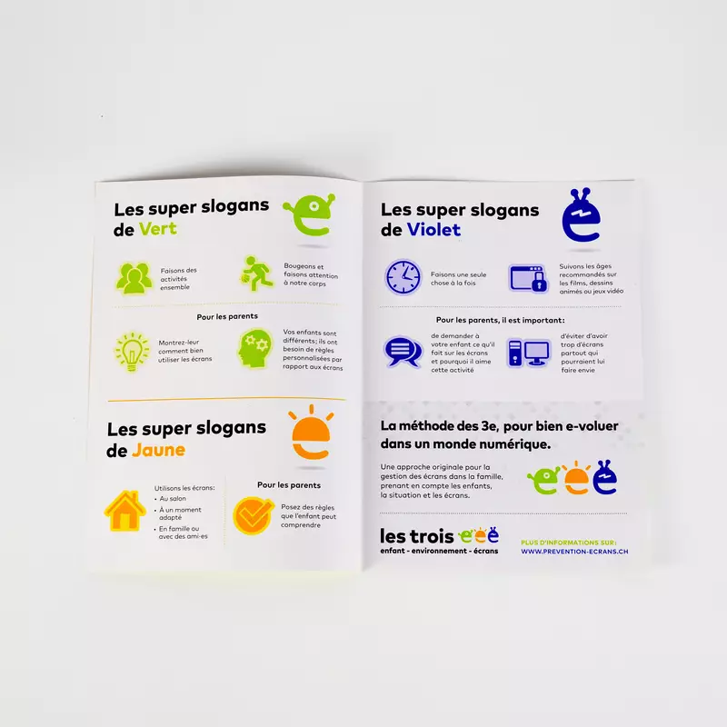 Flyer 3e version simplifiée ouvert